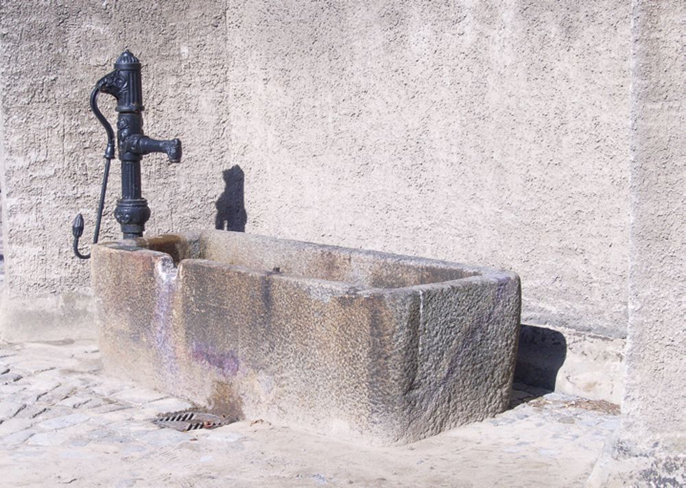 Wanderweg Wasser - ewag kamenz - STATION 14 Brunnen an der St. Just Kirche